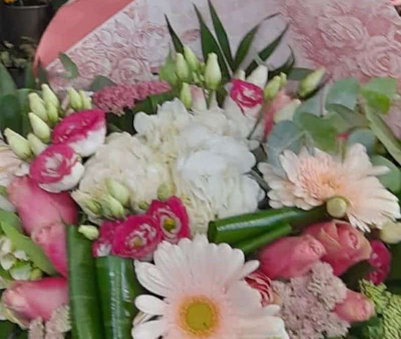 Un grand choix de fleurs, plantes, décorations 🌸