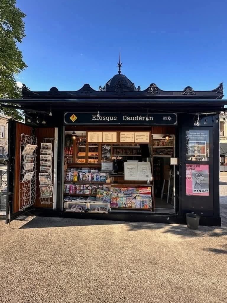 le kiosk cafe cauderan 1