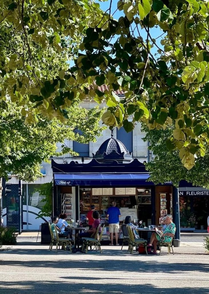 le kiosk cafe cauderan 2